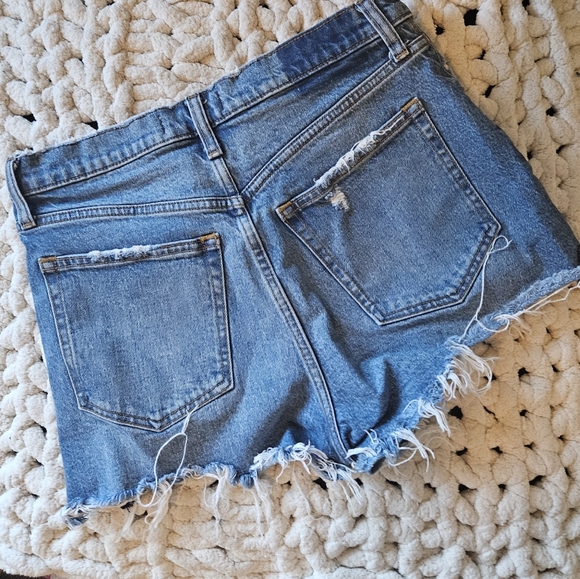 Abercrombie and Fitch Highrise Cutoff Short (6) - Picture 2 of 5